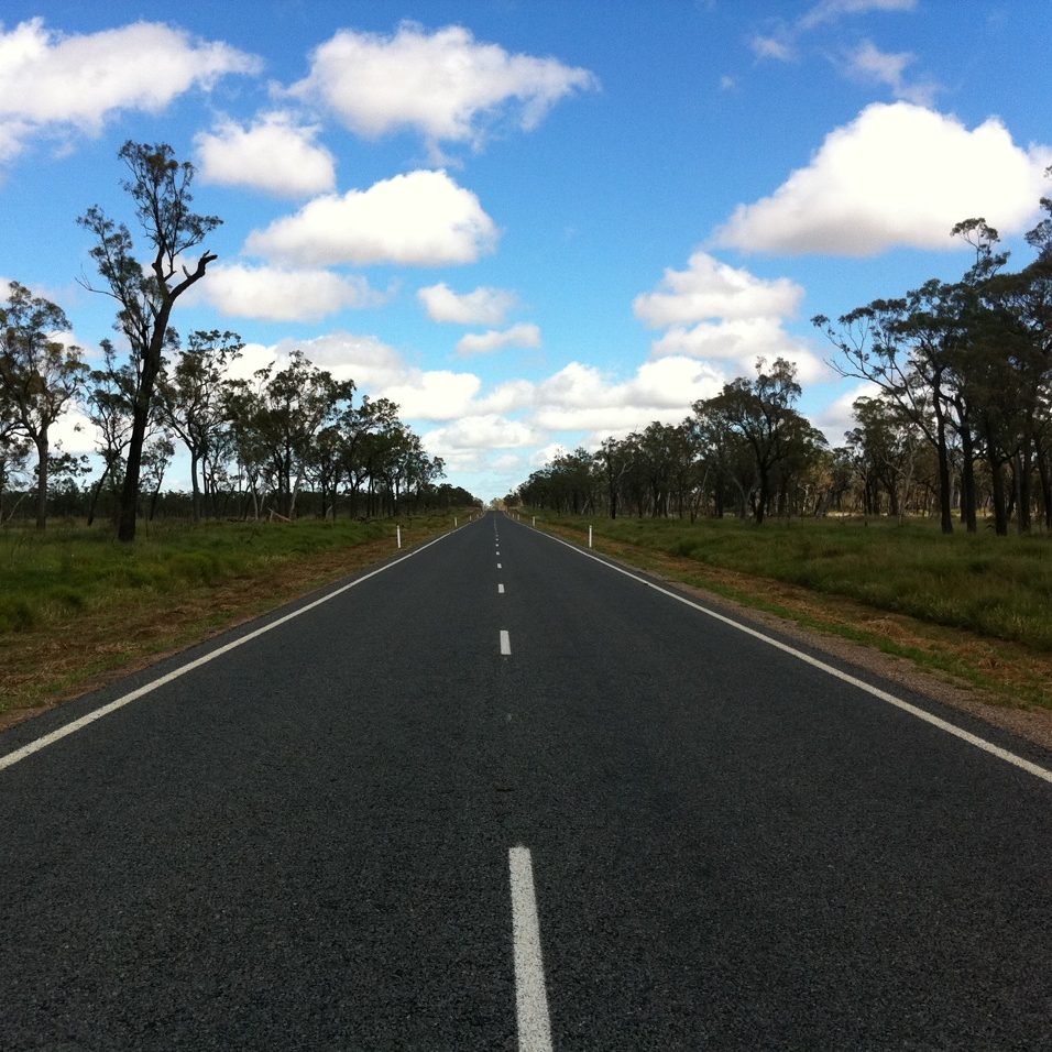 https://www.sailinn.com.au/wp-content/uploads/2016/12/Gregory_Highway_QLD_Australia-e1482049430924.jpeg