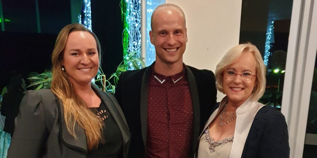 https://www.sailinn.com.au/wp-content/uploads/2019/06/Sam-Pat-and-Lisa-Lilleboe-Capricorn-Business-Awards-2019-1080x540.jpg